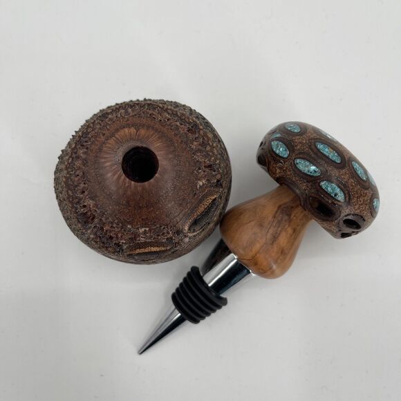 Handcrafted Australian Banksia Bottle Stopper With Holder Signed Turquoi… - Picture 2 of 11